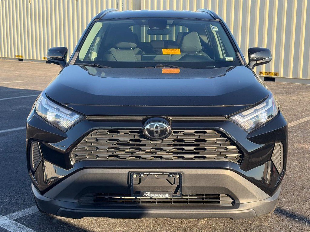 Used 2023 Toyota RAV4 XLE AWD/4WD image 9