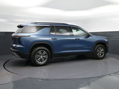 New 2026 Chevrolet Traverse LT image 8