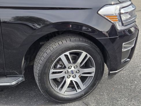 Used 2022 Ford Expedition Limited image 6