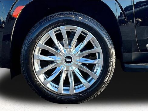 Used 2021 Cadillac Escalade ESV Premium Luxury w/ Driver Assist Tech Package AWD/4WD image 39