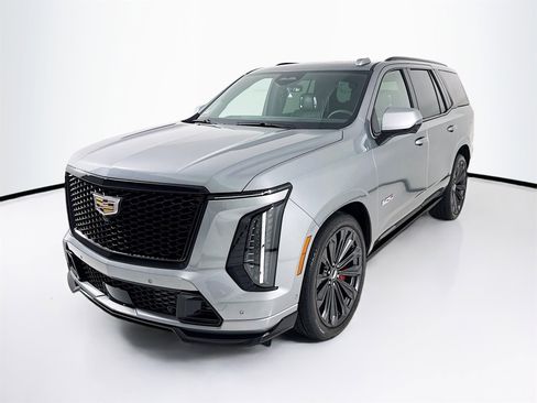Used 2025 Cadillac Escalade V image 3