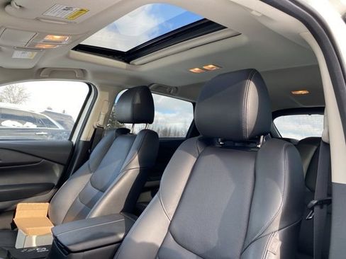 Used 2023 MAZDA CX-9 Touring Plus image 2