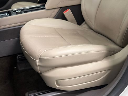 Certified 2023 Lincoln Corsair Reserve w/ Equipment Group 201A image 17