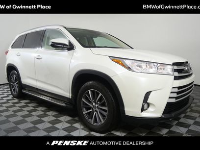 Used 2019 Toyota Highlander SE