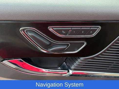 Used 2022 Lincoln Corsair AWD w/ Premium Package image 18