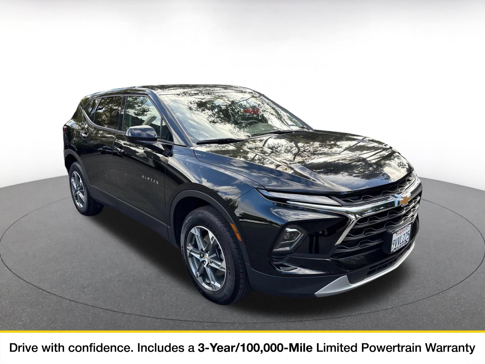 Used 2026 Chevrolet Blazer LT FWD image 1