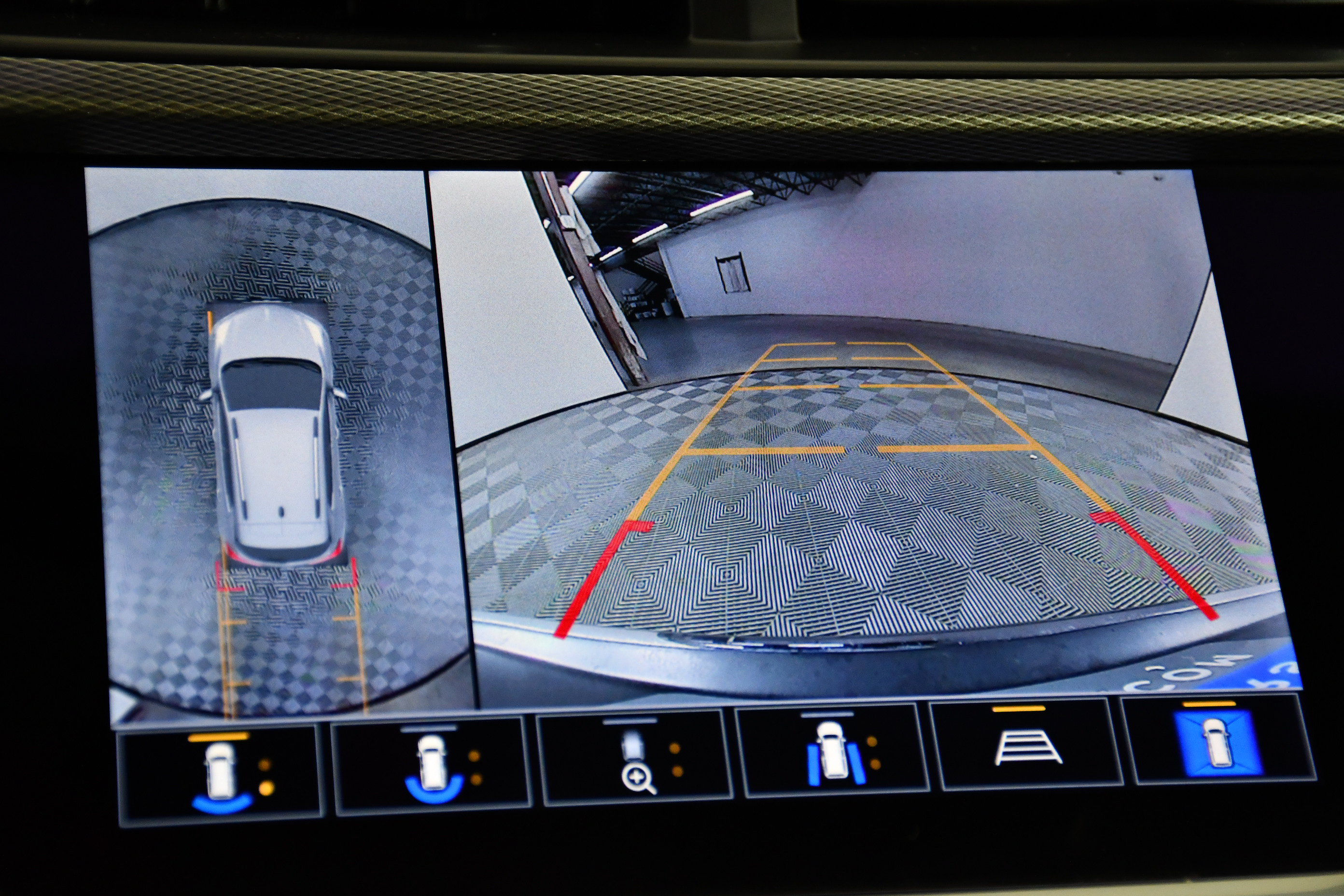 Used 2022 Buick Encore GX Essence w/ Advanced Technology Package FWD image 26
