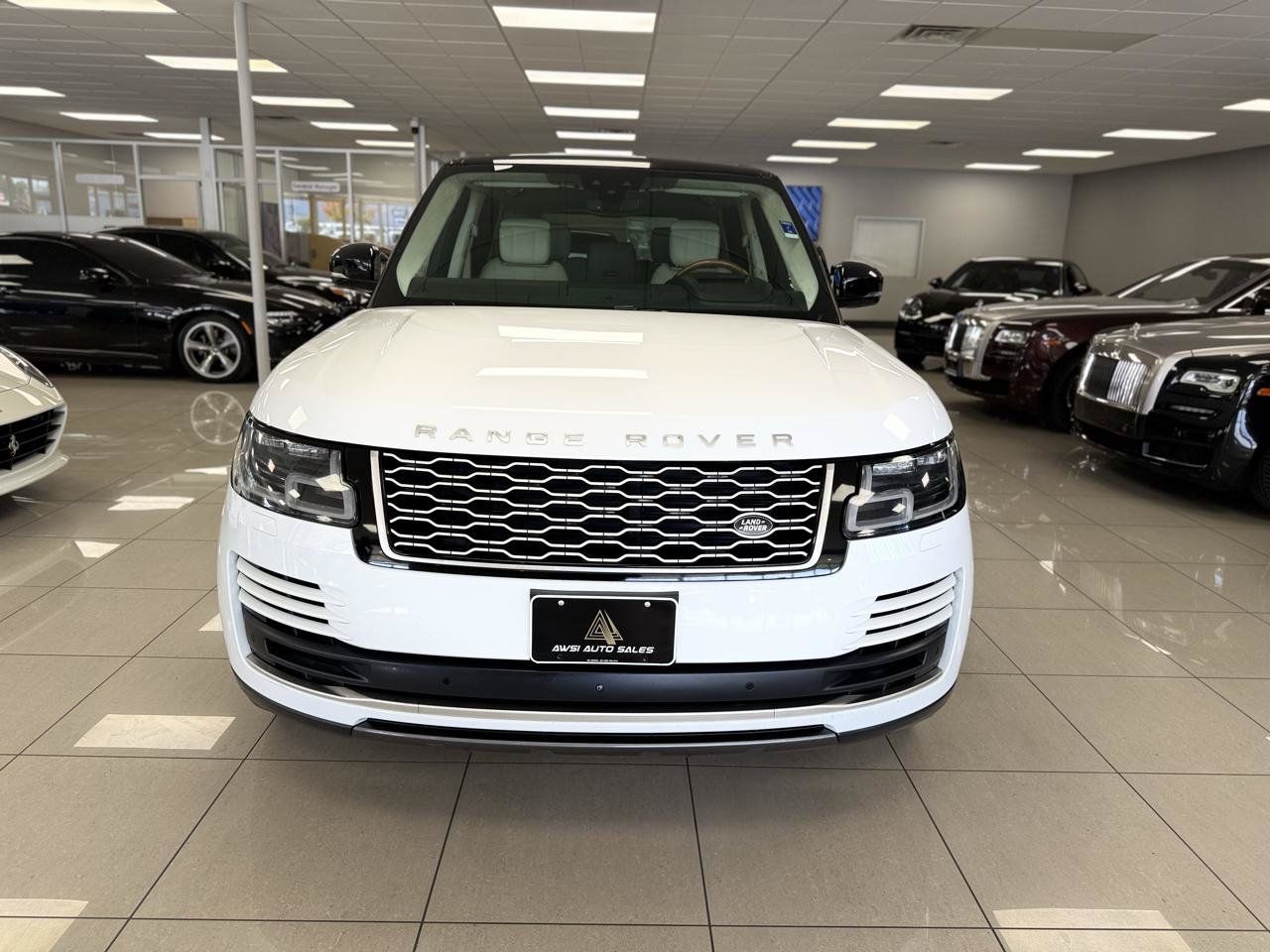 Used 2020 Land Rover Range Rover Long Wheelbase HSE AWD/4WD image 4