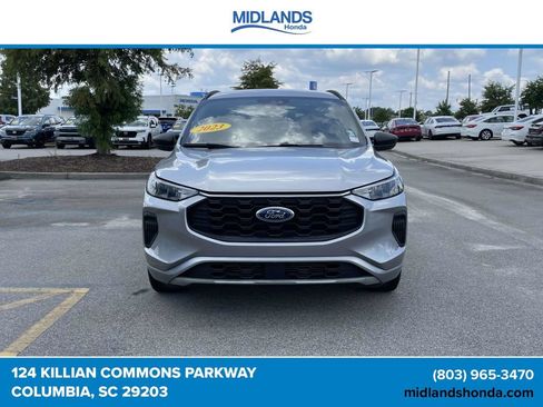 Used 2023 Ford Escape ST-Line w/ Cold Weather Package FWD image 2
