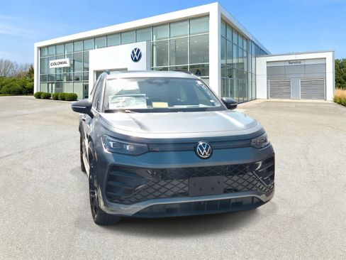 New 2026 Volkswagen Tiguan SE R-Line AWD/4WD image 4