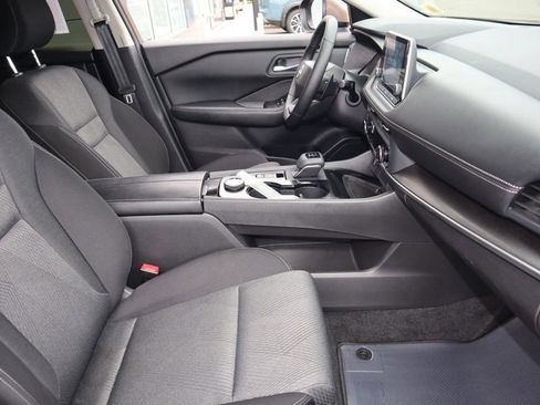 Certified 2025 Nissan Rogue SV AWD/4WD image 24