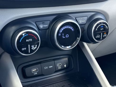 Used 2023 Hyundai Venue Limited w/ Cargo Package FWD image 20