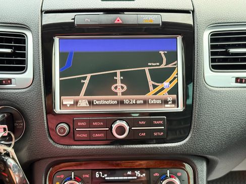 Used 2012 Volkswagen Touareg VR6 image 55