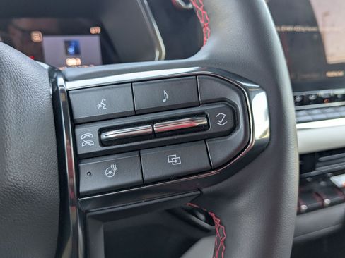 Used 2024 GMC Canyon AT4X w/ AT4X AEV Edition image 20