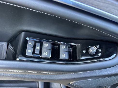 Used 2024 Jeep Grand Cherokee L Overland w/ Advanced Protech Group III image 24