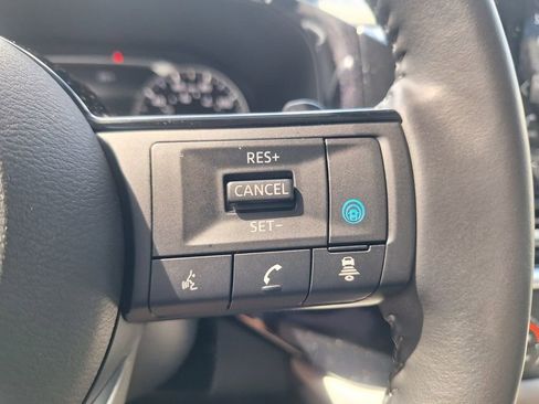 Used 2025 Nissan Pathfinder SL FWD image 14