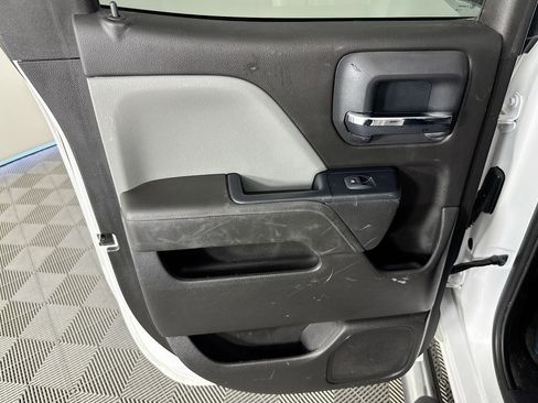 Used 2018 Chevrolet Silverado 1500 Custom w/ Custom Value Package AWD/4WD image 37