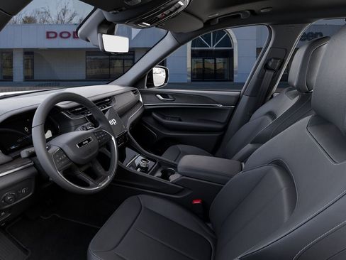 New 2025 Jeep Grand Cherokee L Limited w/ Luxury Tech Group II AWD/4WD image 24