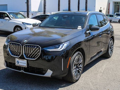 Certified 2025 BMW X3 xDrive30i w/ Convenience Package AWD/4WD image 3
