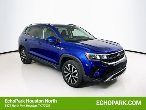 Used 2024 Volkswagen Taos SE image 1