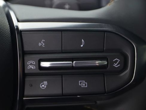 Used 2025 GMC Yukon AT4 w/ AT4 Premium Package AWD/4WD image 28