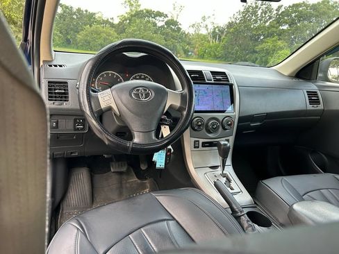 Used 2013 Toyota Corolla LE w/ Preferred Accessory Pkg #2 FWD image 12