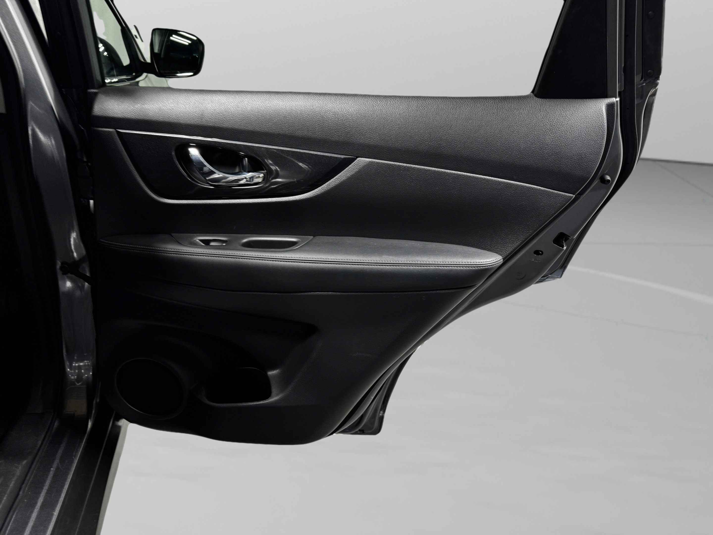 Used 2019 Nissan Rogue SV FWD image 16