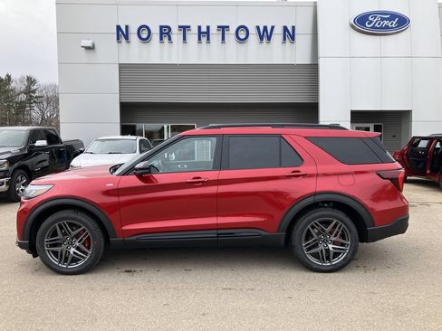 New 2026 Ford Explorer ST-Line w/ ST-Line Street Pack AWD/4WD image 1