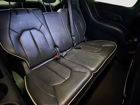 Used 2019 Chrysler Pacifica Limited w/ Advanced Safetytec Group FWD image 14