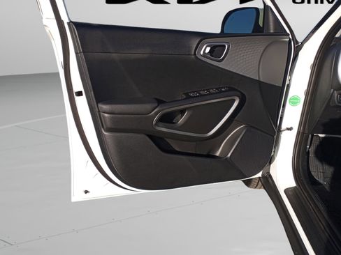 New 2025 Kia Soul LX image 33