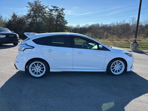 Used 2017 Ford Focus RS image 5