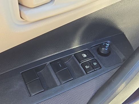 Used 2022 Toyota Corolla LE image 13