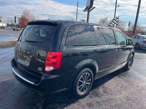 Used 2019 Dodge Grand Caravan GT image 4