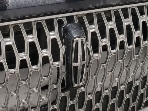 Used 2023 Lincoln Corsair AWD w/ Equipment Group 101A image 23