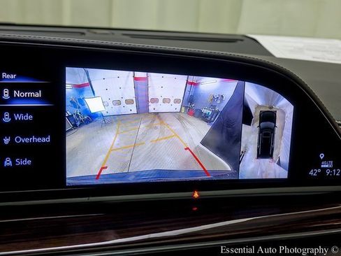 Certified 2022 Cadillac Escalade Premium Luxury image 17