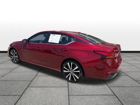 Used 2021 Nissan Altima 2.5 SR FWD image 3