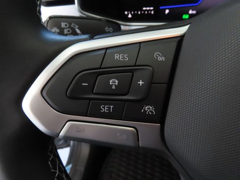 New 2025 Volkswagen Taos SE image 14