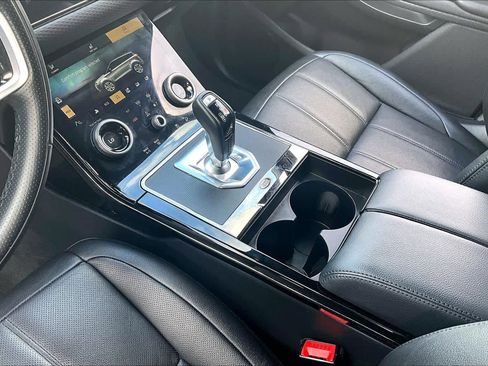 Used 2022 Land Rover Range Rover Evoque R-Dynamic S image 17