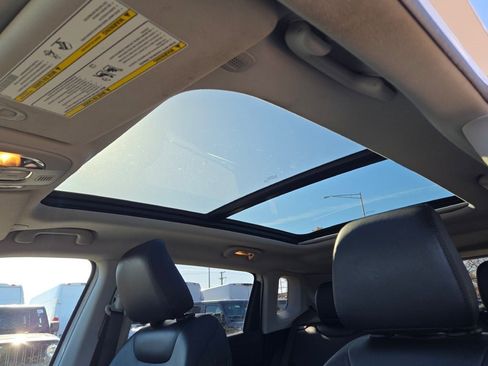 Used 2022 Jeep Compass Latitude w/ Sun and Sound Group image 25