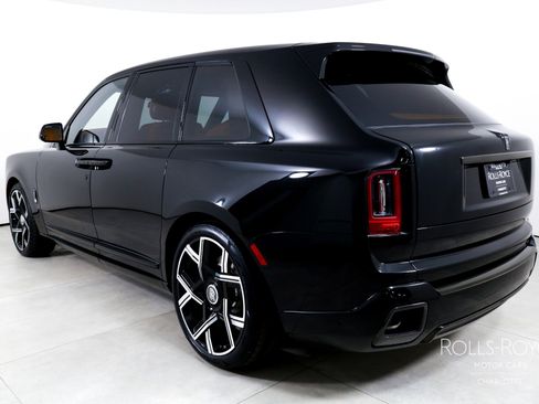 New 2026 Rolls-Royce Cullinan Black Badge image 8