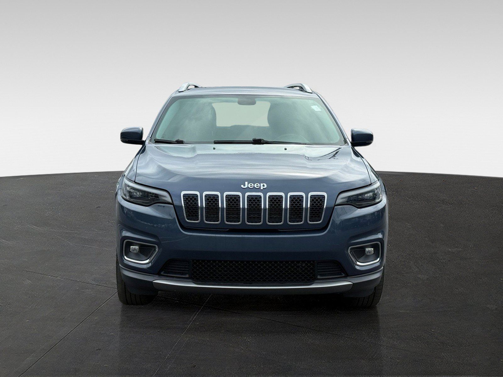 Used 2019 Jeep Cherokee Limited AWD/4WD image 2