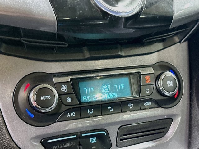 Used 2014 Ford Focus Titanium FWD image 16