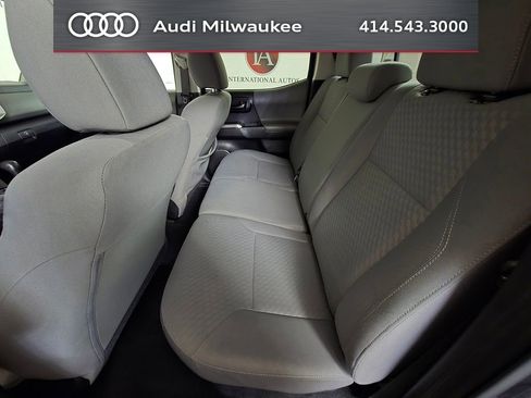 Used 2020 Toyota Tacoma SR5 AWD/4WD image 17