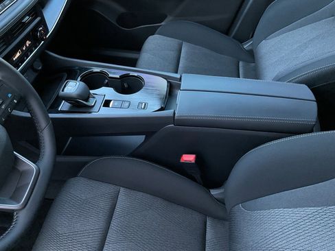 New 2026 Nissan Rogue SV image 31