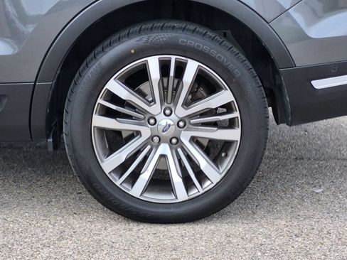 Used 2018 Ford Explorer Platinum AWD/4WD image 14