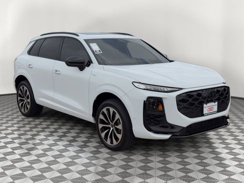New 2026 Audi Q3 quattro 2.0T w/ Driver Assistance Package AWD/4WD image 7