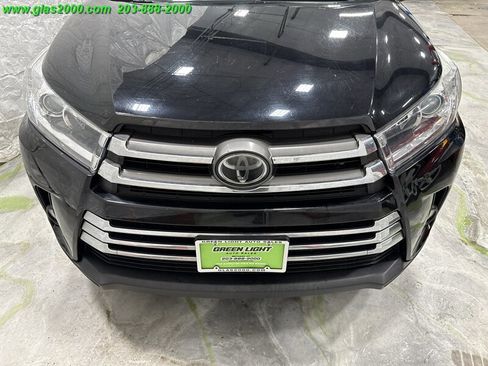 Used 2018 Toyota Highlander Limited image 24