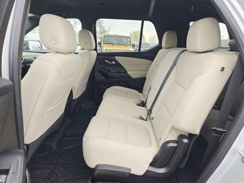 Used 2022 Chevrolet Traverse LS AWD/4WD image 9