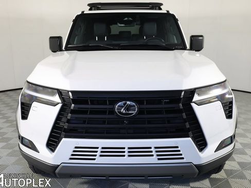 Used 2024 Lexus GX 550 AWD/4WD image 2