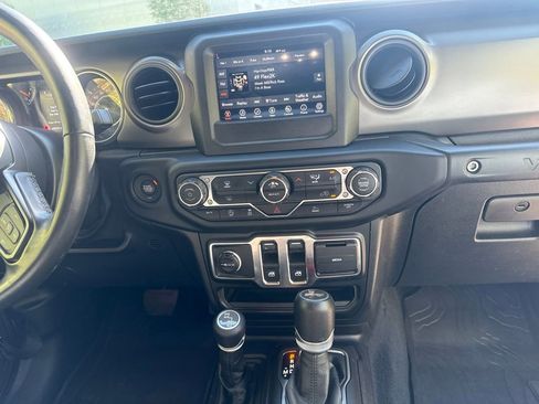 Used 2022 Jeep Wrangler Sport AWD/4WD image 6